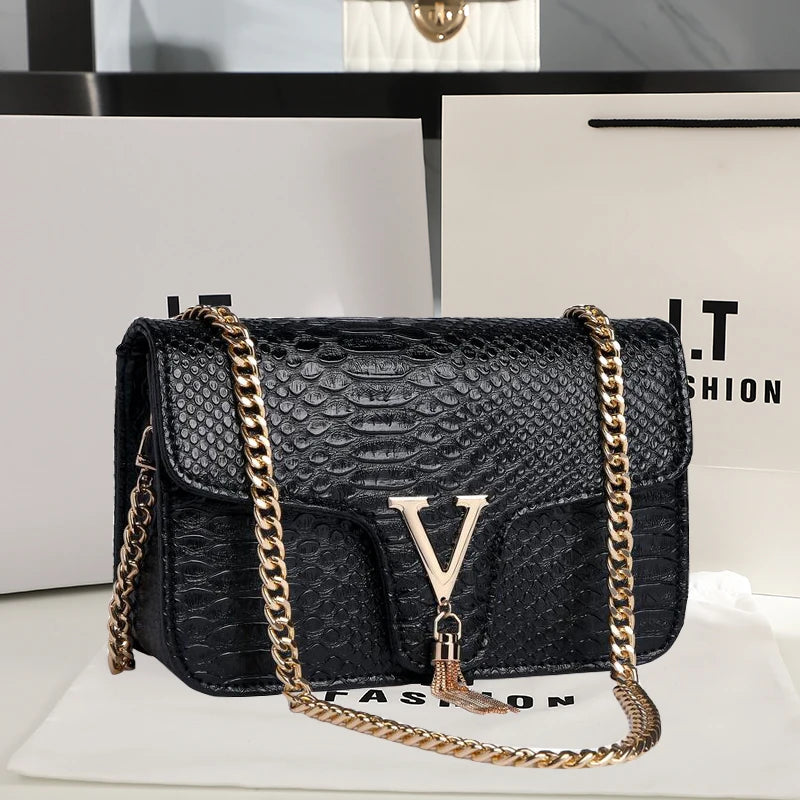 👜 Luxury Y2K Shoulder Bag – Black V Chain 2026