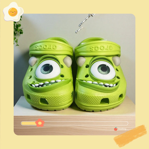 New cartoon hole shoes boys and girls beach shoes green