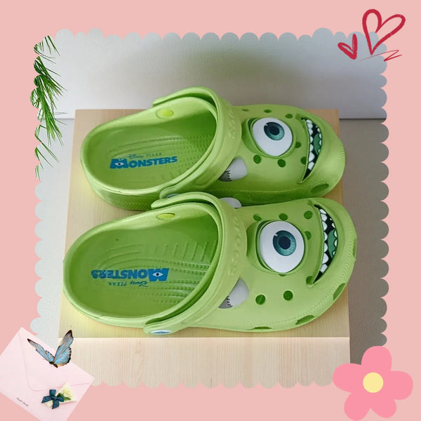 New cartoon hole shoes boys and girls beach shoes green