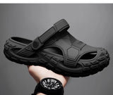 👟 Men's Outdoor Summer Clog Shoes – Conforto e Segurança